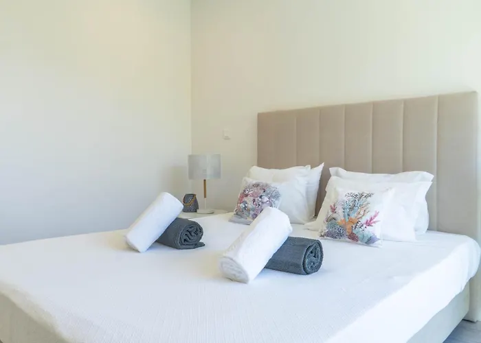 Front 蓬塔德尔加达