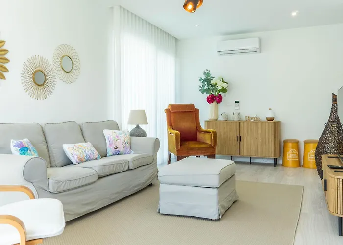 Front 别墅 蓬塔德尔加达