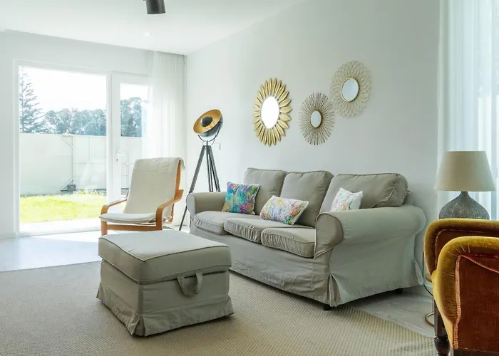 Front * 蓬塔德尔加达