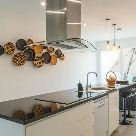 Front * Ponta Delgada