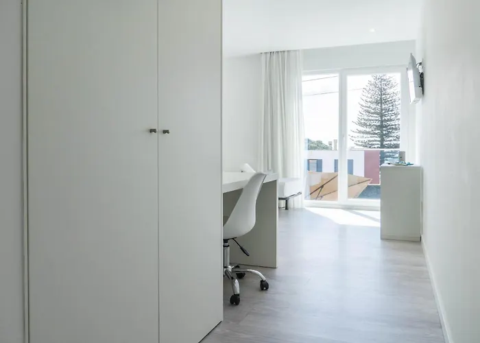 Front Βίλα Πόντα Ντελγκάντα